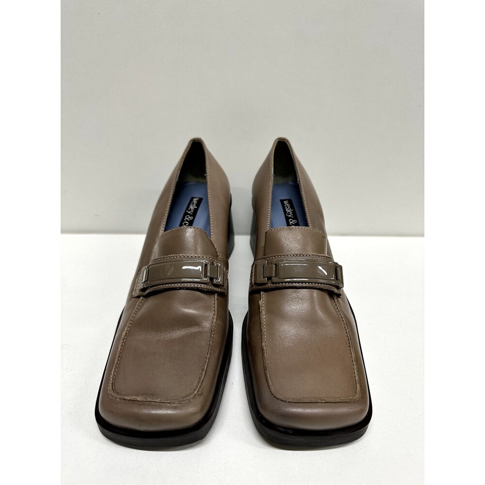 Wesley & Co women size 7M slip on chunky square toe taupe heel shoes